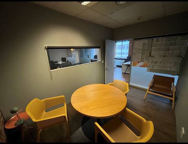 190M² OFFICE TO LET IN GREEN POINT